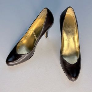 Tahari Brown Leather Pump Sz 6